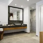 Hotel Avaton *