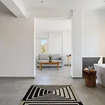 Hotel Avaton *